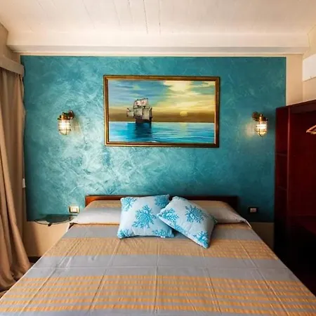 Konukevi Le Tre Caravelle 3*